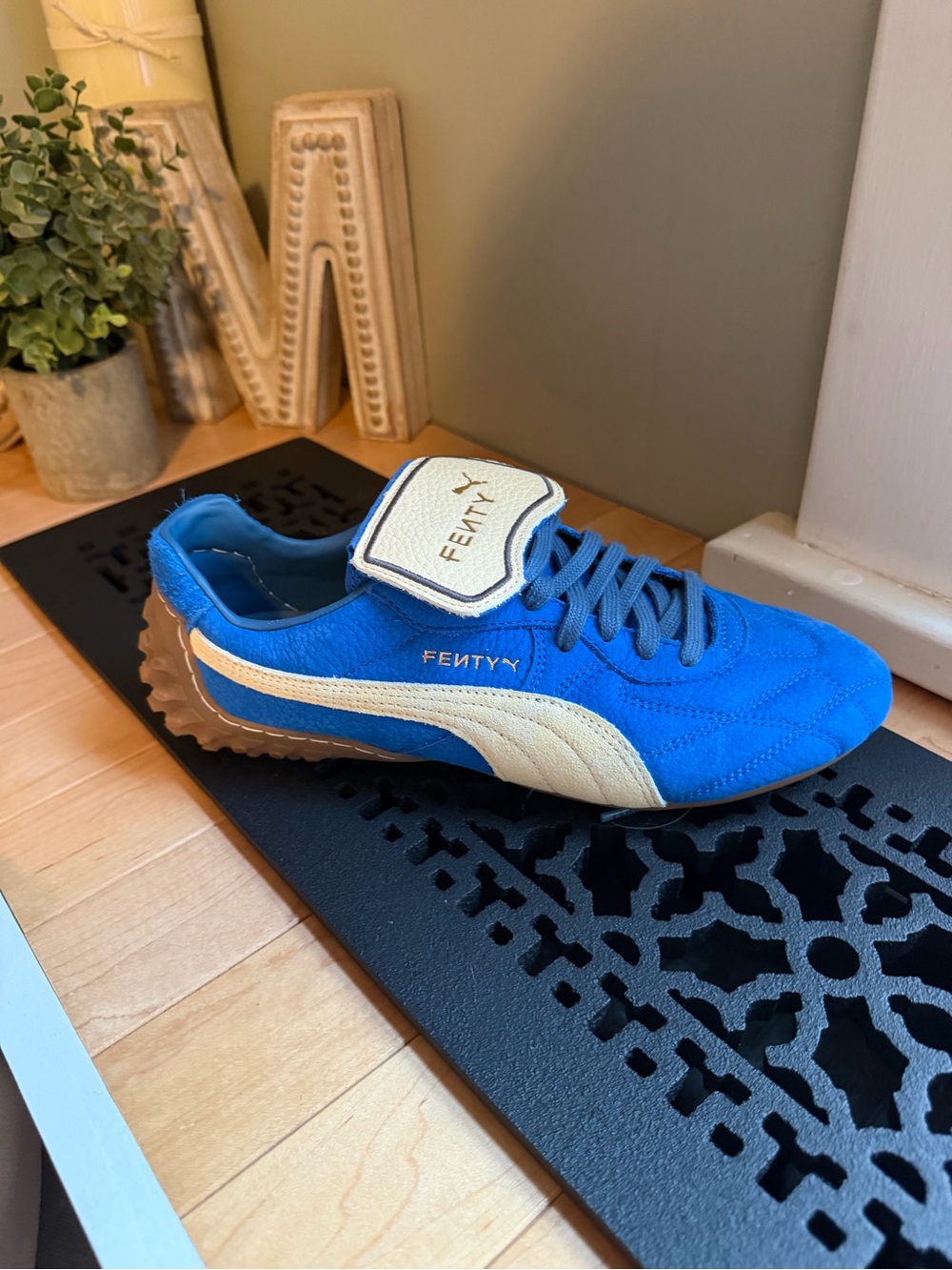 FENTY X PUMA Avanti LS Rhianna sneakers. Women’s size 8.5